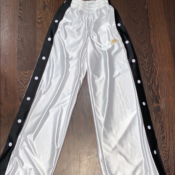 Nike track pant - Picture 1 of 3